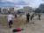 photo du foot, un menuisier tunisien, ali, s'est joint au groupe